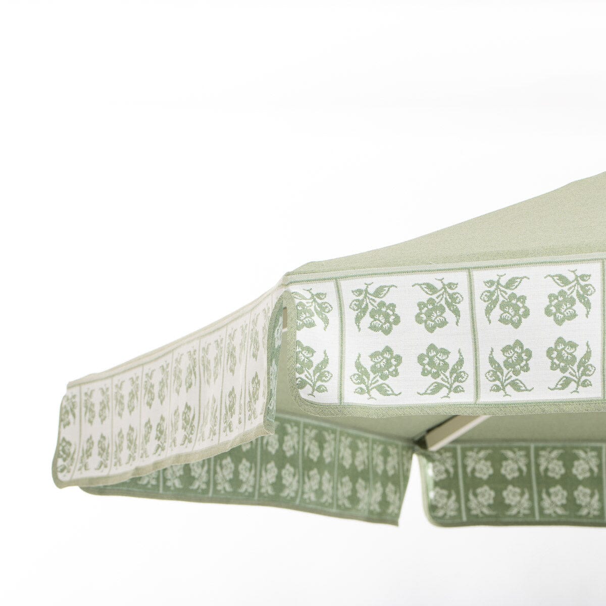 The Resort Market Umbrella x Julia Berolzheimer in Jacquard Green | 10' Antique White Frame Resort Market Bundle B&P Co. x Julia Berolzheimer