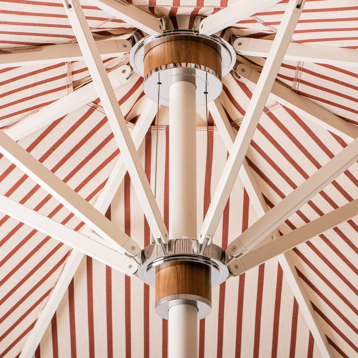 The Resort Market Umbrella in Monaco Le Sirenuse Stripe | 10' Antique White Frame Bundle Business & Pleasure Co.