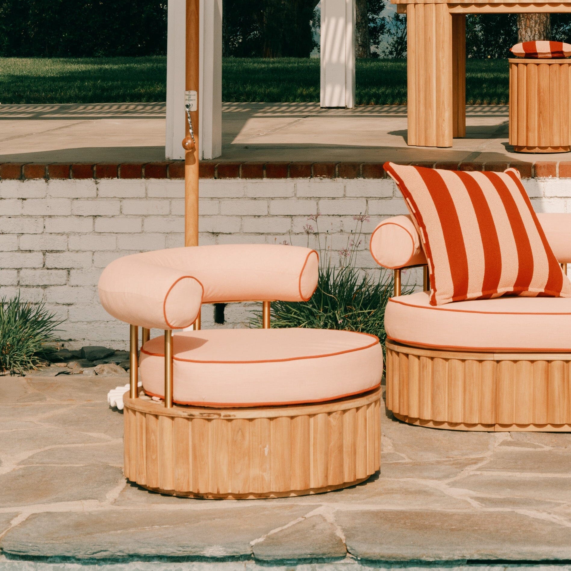 Daisy Accent Swivel Chair Kit - Teakwood & Rivie Pink Daisy Accent Chair Kit Business & Pleasure Co.