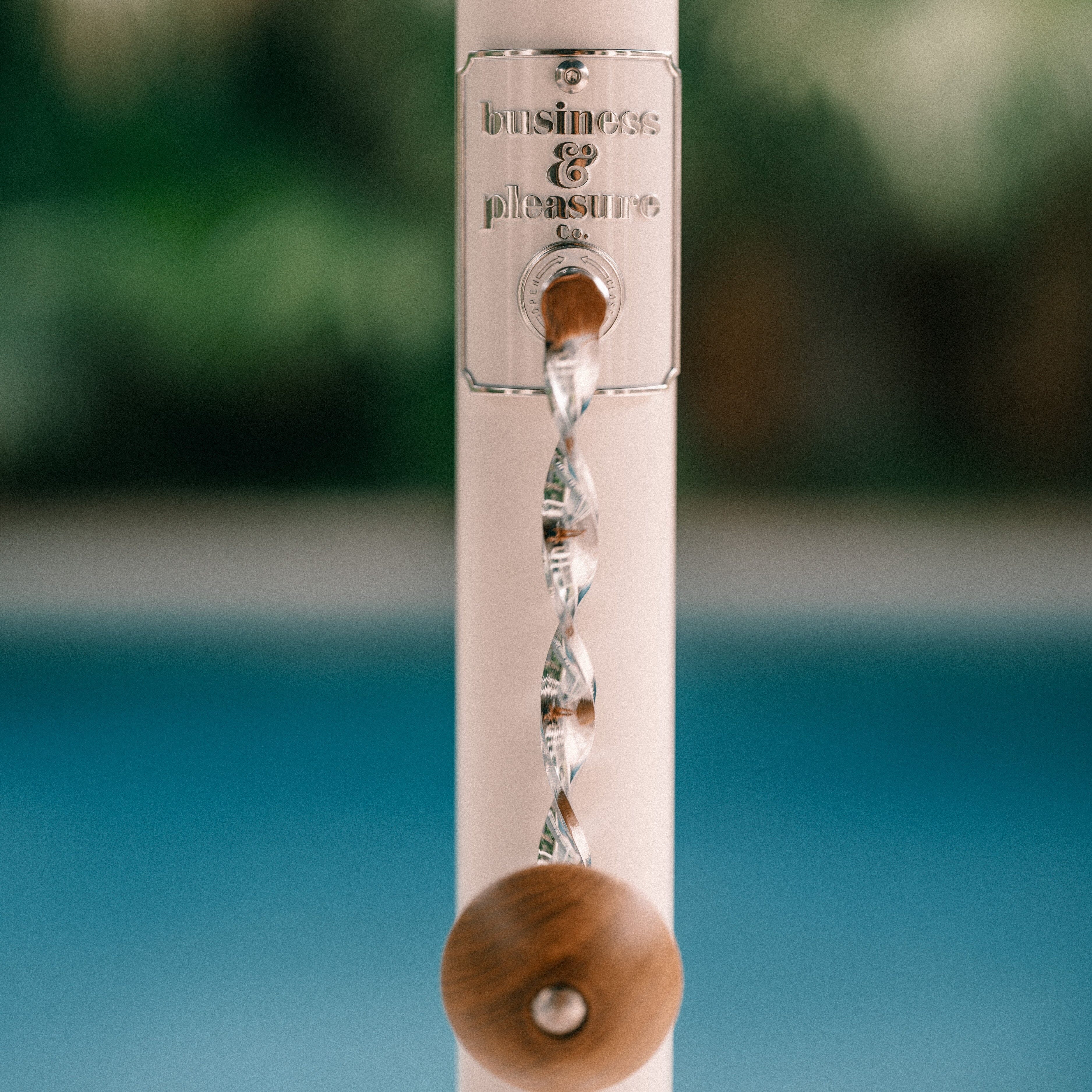 The Resort Market Umbrella x Julia Berolzheimer in Rivie Slate | 10' Antique White Frame Bundle B&P Co. x Julia Berolzheimer