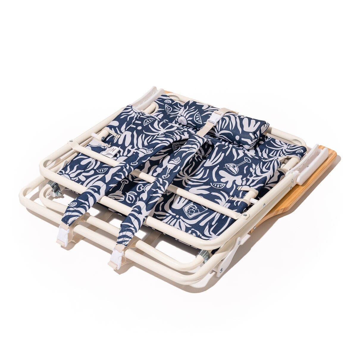 The Mañana Chair - Continental Drifter Tiki Mañana Beach Chair Margaritaville by B&P Co.
