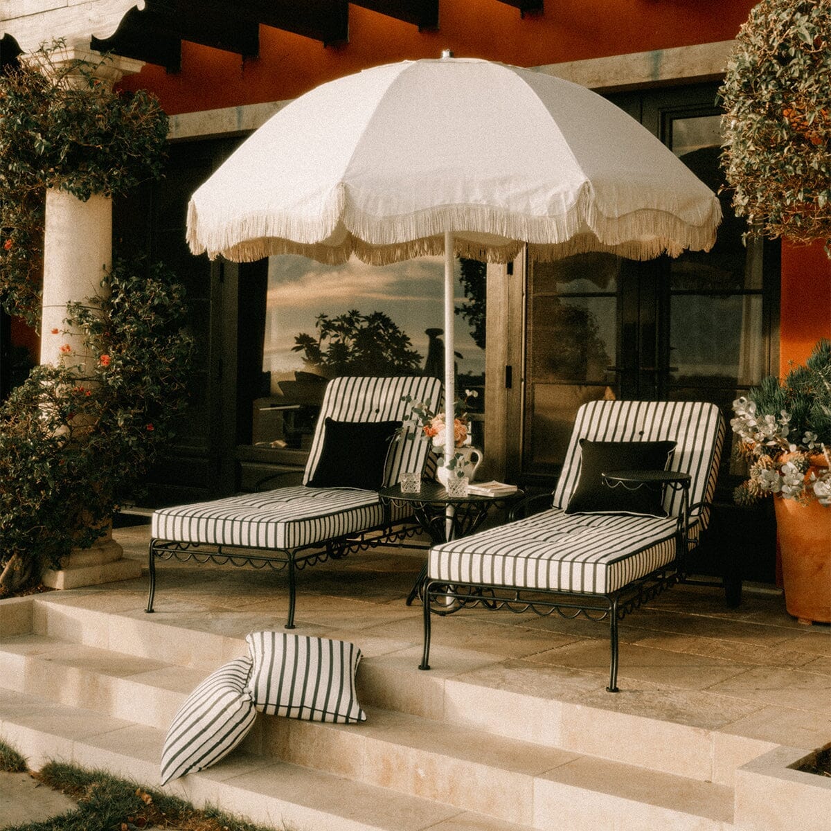The Al Fresco Sun Lounger - Frame - Vintage Black Al Fresco Sun Lounger Business & Pleasure Co.