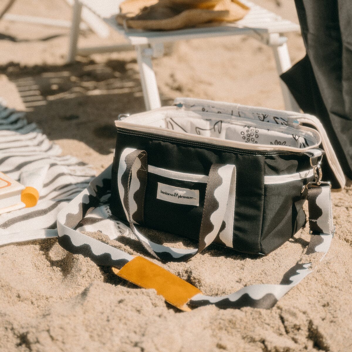 The Premium Cooler Bag - Rivie Black Premium Cooler Business & Pleasure Co
