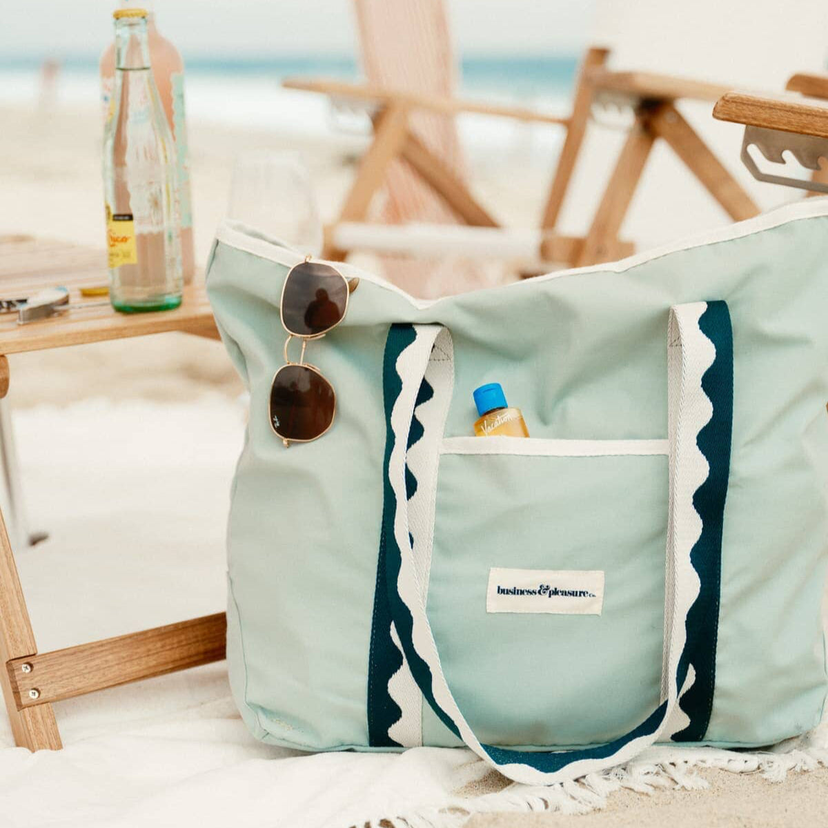 Riviera green beach bag on the beach