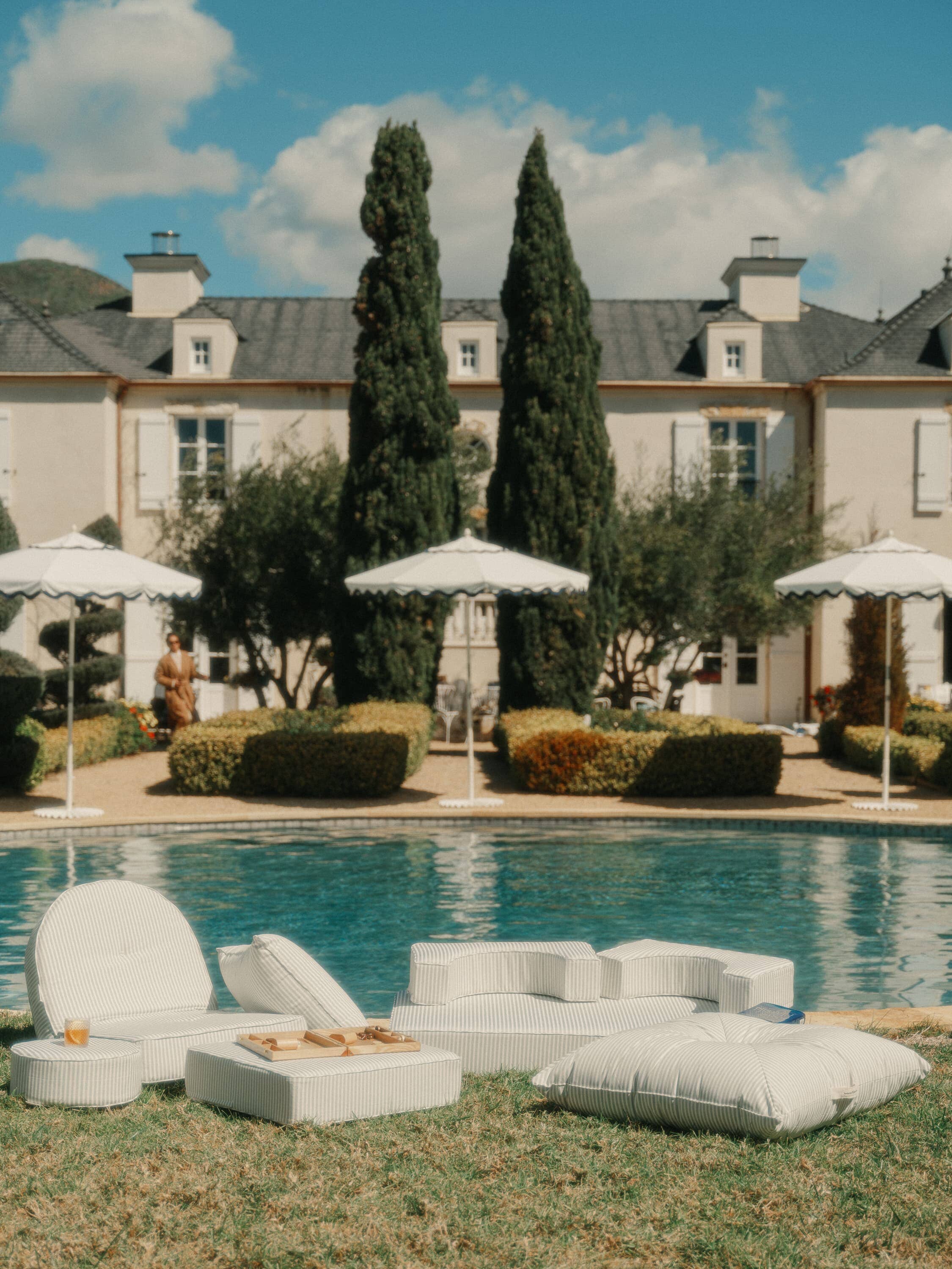 Poolside picnic with sage cushion collection