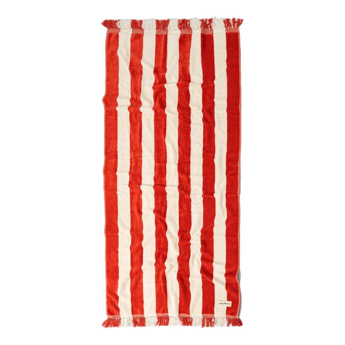 studio image of le sirenuse holiday beach towel