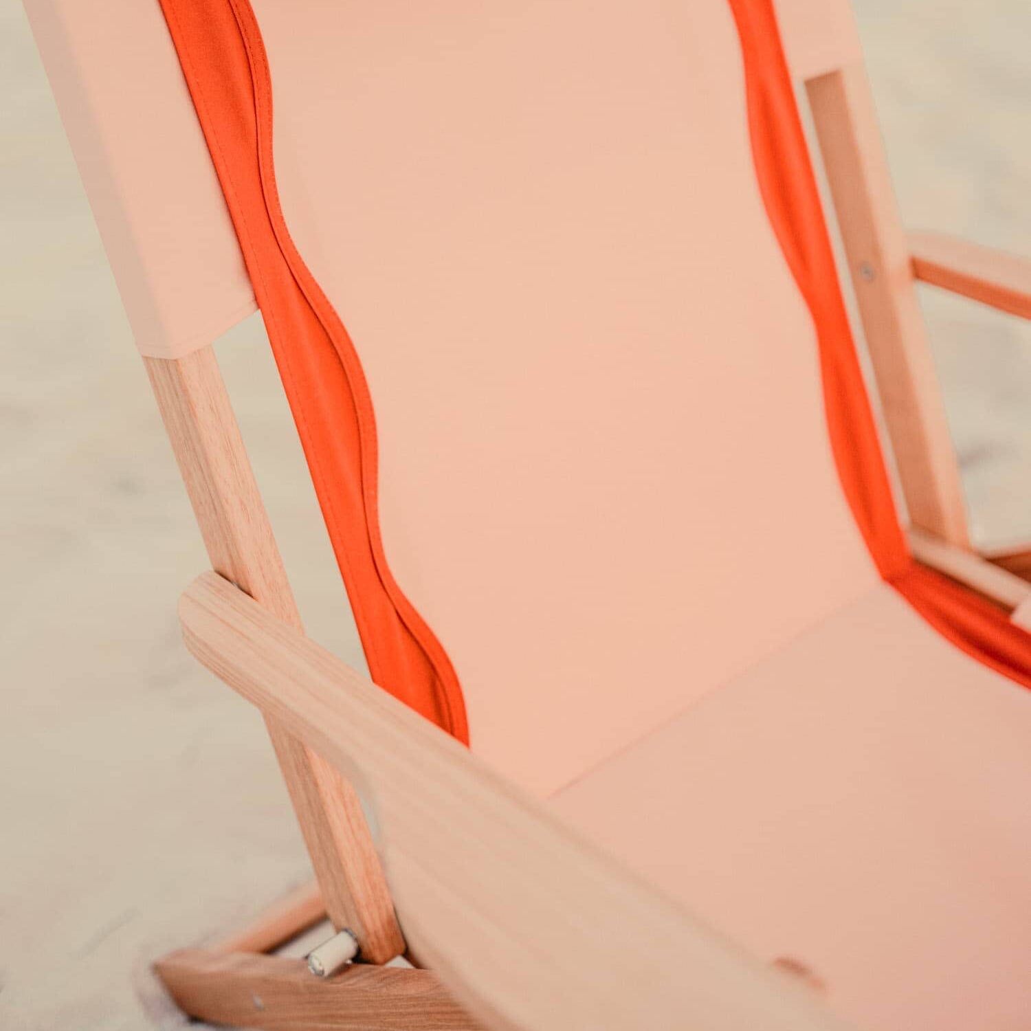Rivie pink beach chair