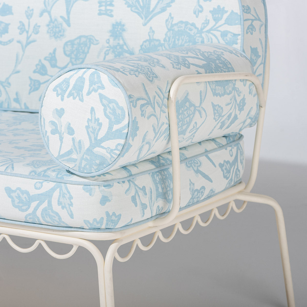 The Al Fresco Love Seat