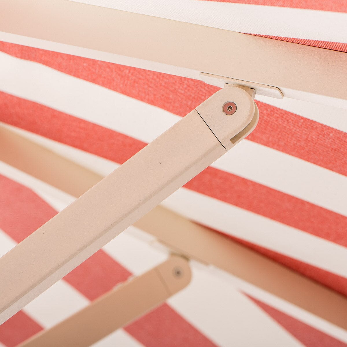 The Resort Market Umbrella in Crew Le Sirenuse Stripe | 12' Antique White Frame Bundle Business & Pleasure Co. 
