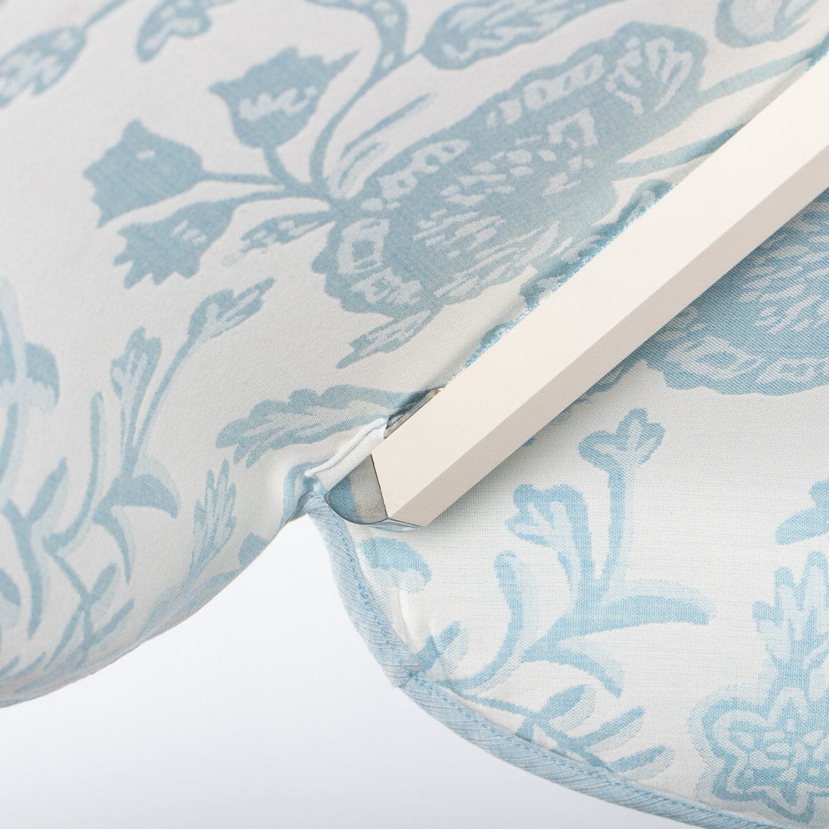 The Resort Market Umbrella in Sky Blue | 10' Antique White Frame Resort Market Bundle Business & Pleasure Co. 