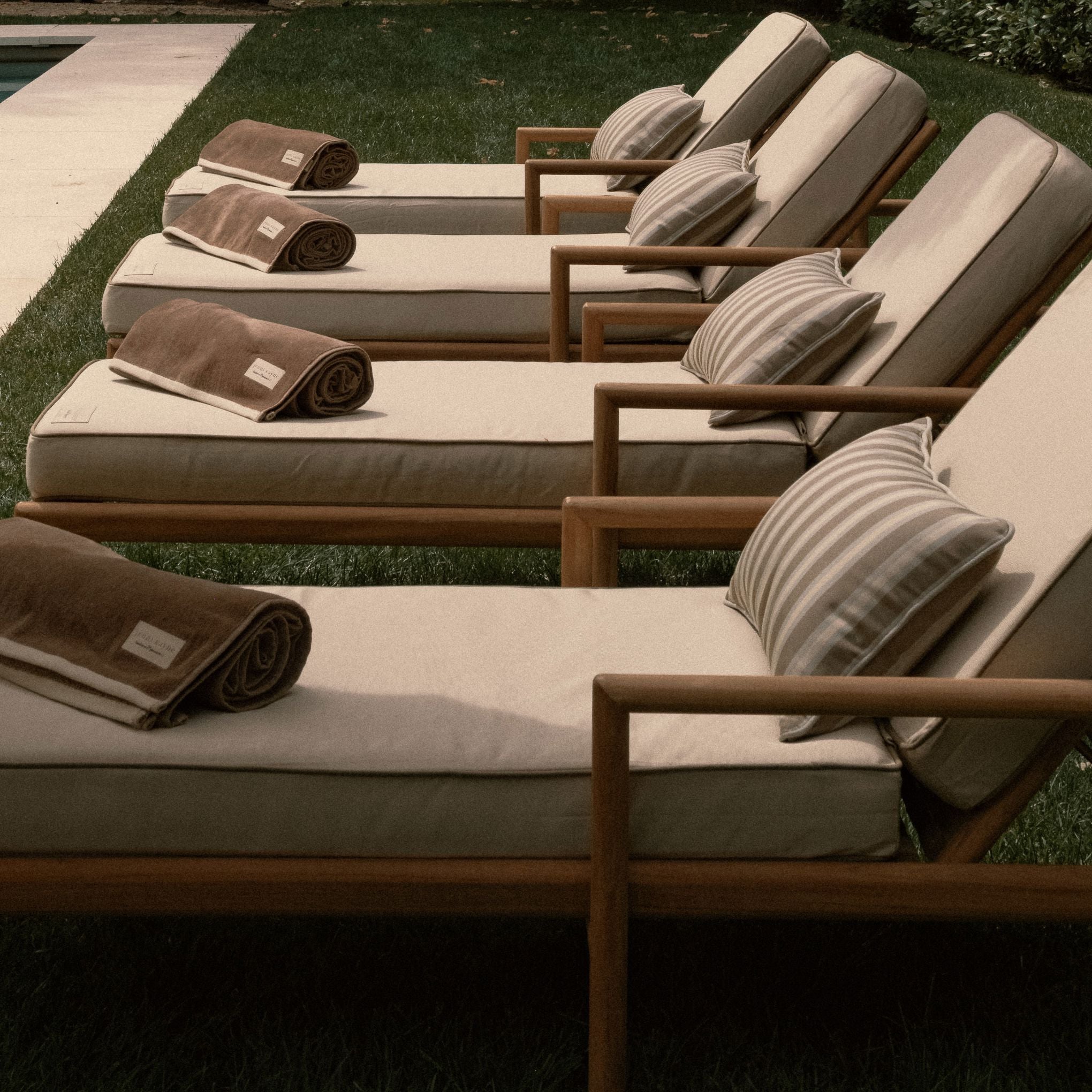 The WES Sun Lounger x Jenni Kayne Wes Sun Lounger Kit Business & Pleasure Co. 