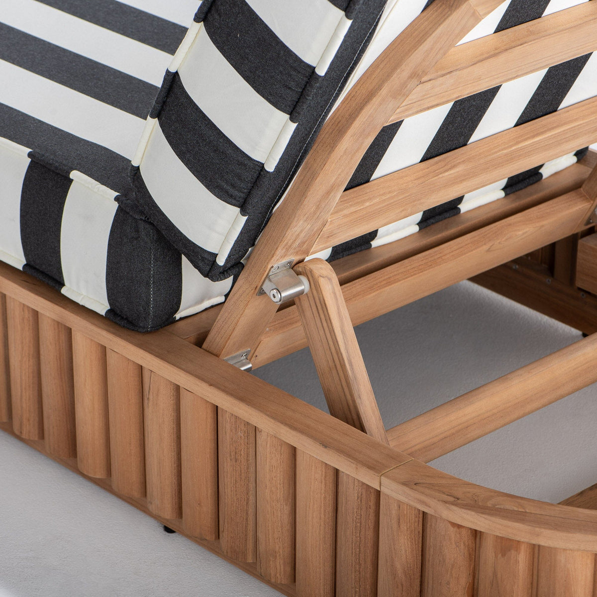 The Daisy Sun Lounger Daisy Sun Lounger Kit Business & Pleasure Co. 