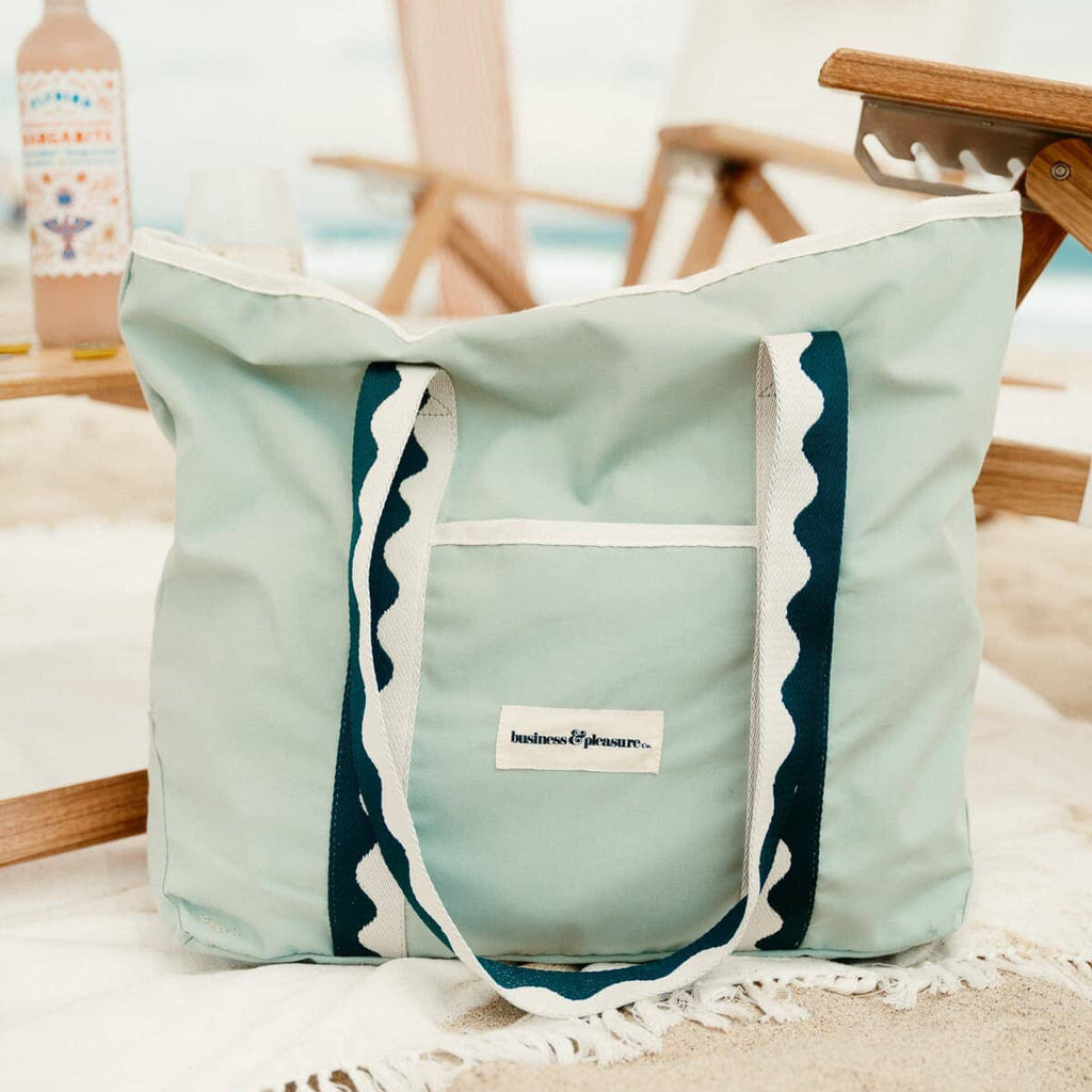 Riviera green beach bag on the beach