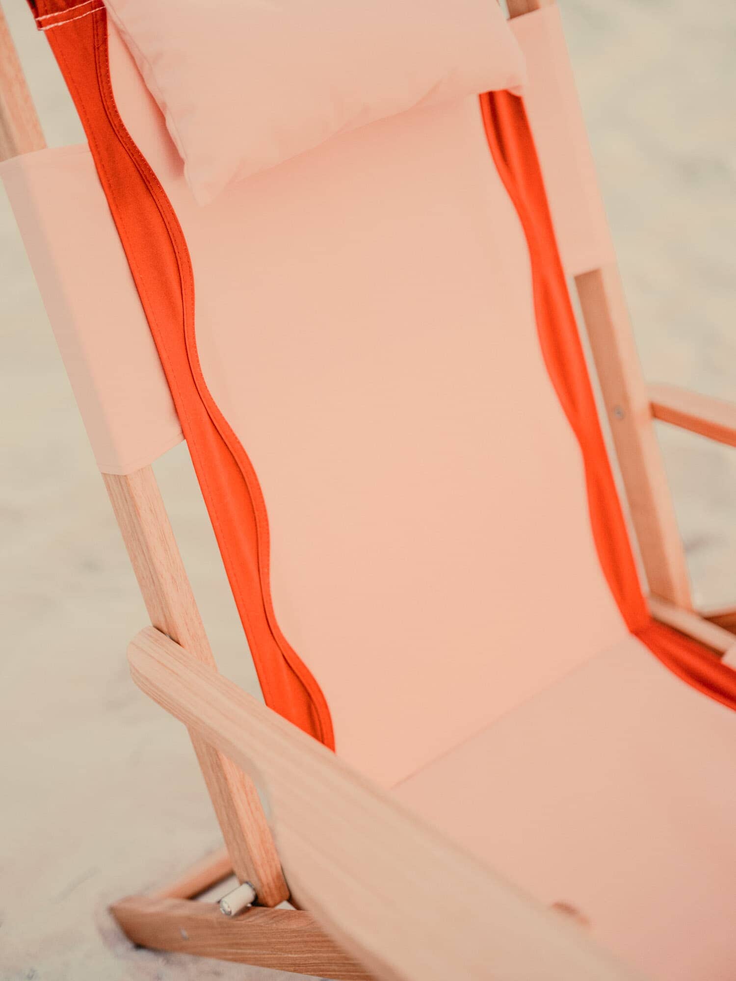 Rivie pink beach chair