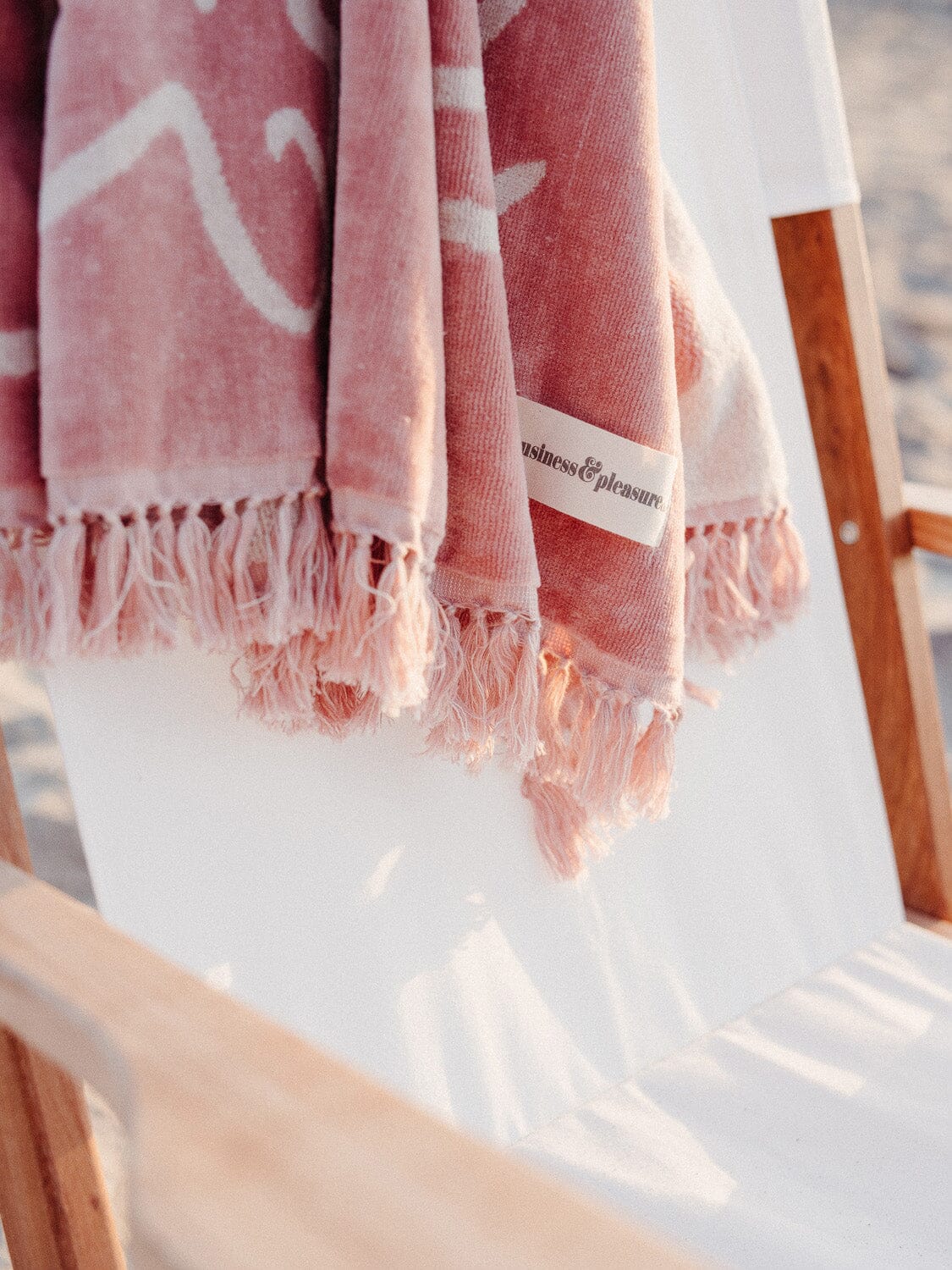 The Beach Towel - Le Basque Pink