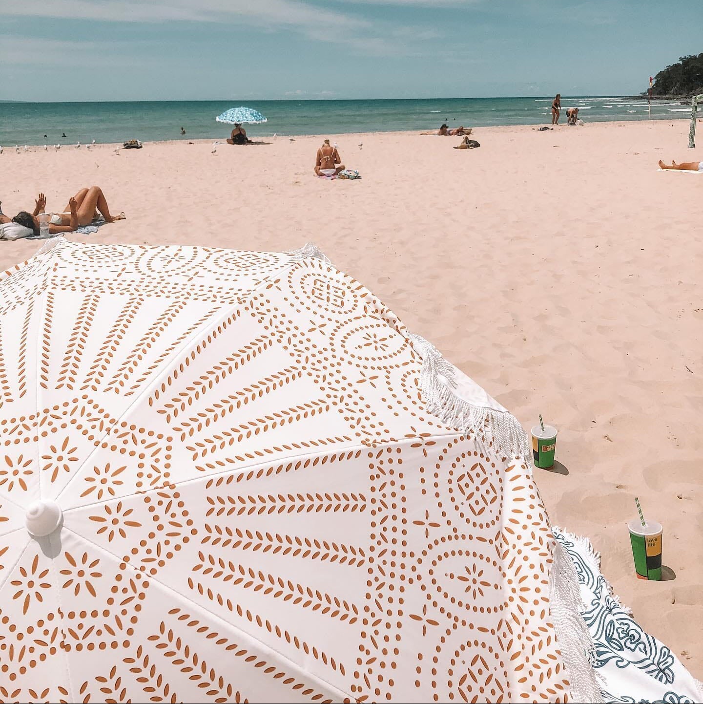 The Holiday Beach Umbrella - Eyelet Holiday Beach Umbrella Business & Pleasure Co 