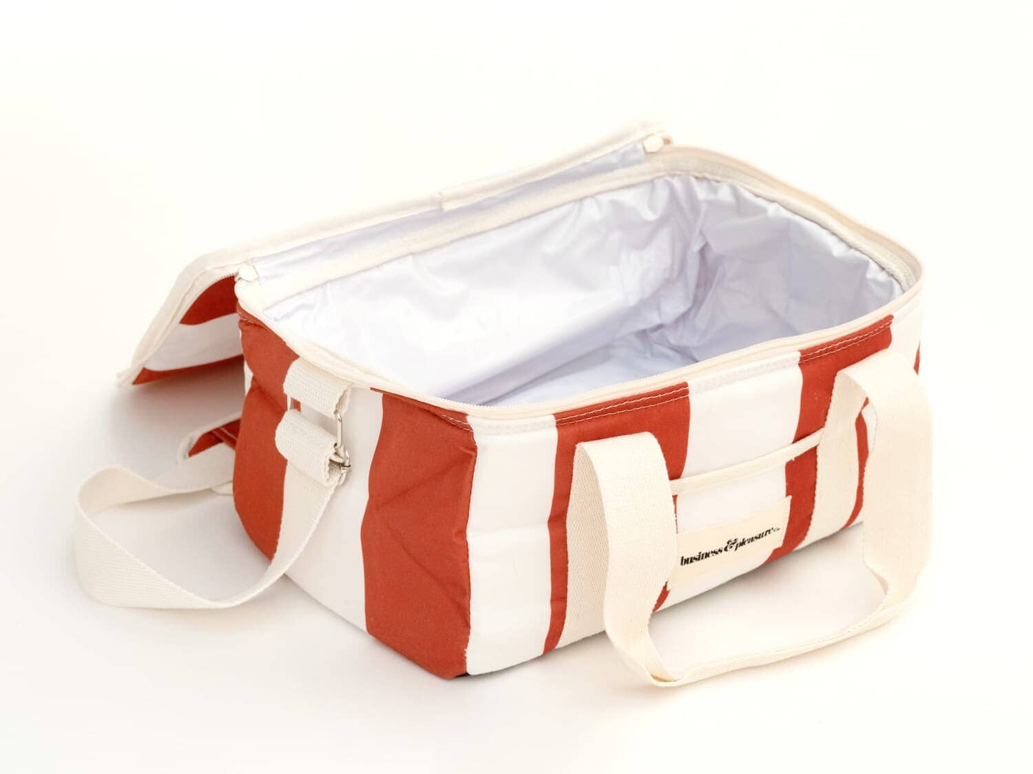 studio image of le sirenuse holiday cooler bag